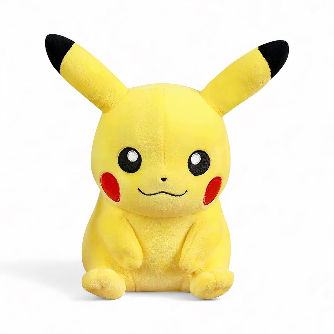 Plüschtier Pokémon – Sitzendes Pikachu mit fröhlichem Lächeln