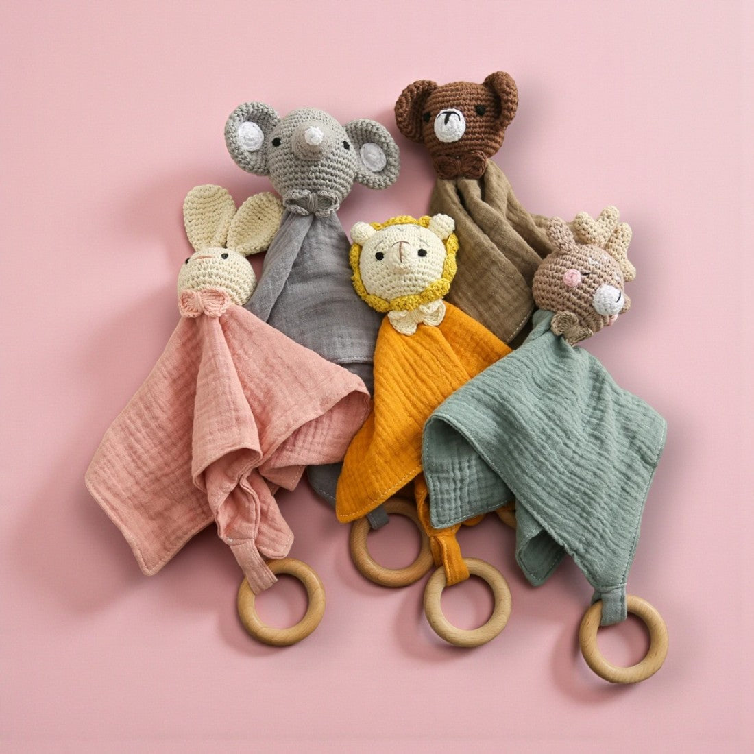 Peluche doudou plat tête cerf crochetée pour bébé