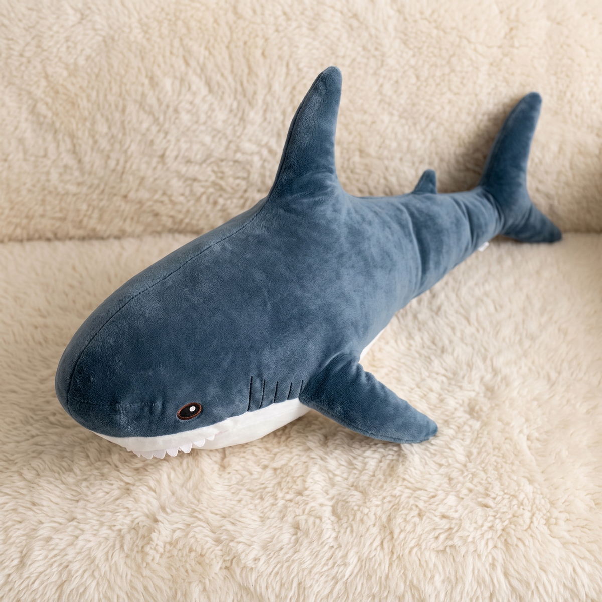 Peluche Requin Bleu Gris à Câliner