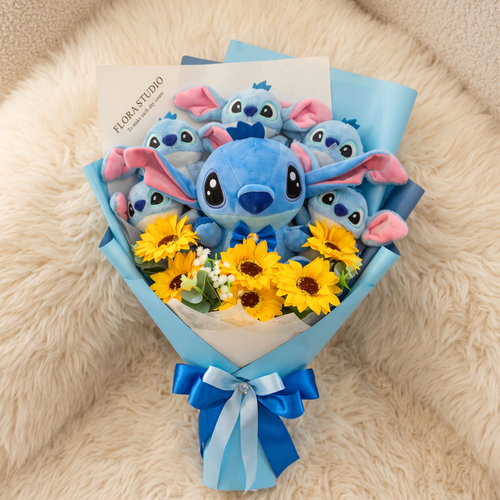 Blumenstrauß Plüschtier Stitch mit Blumen