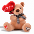 Ours en peluche avec coeur mignon
