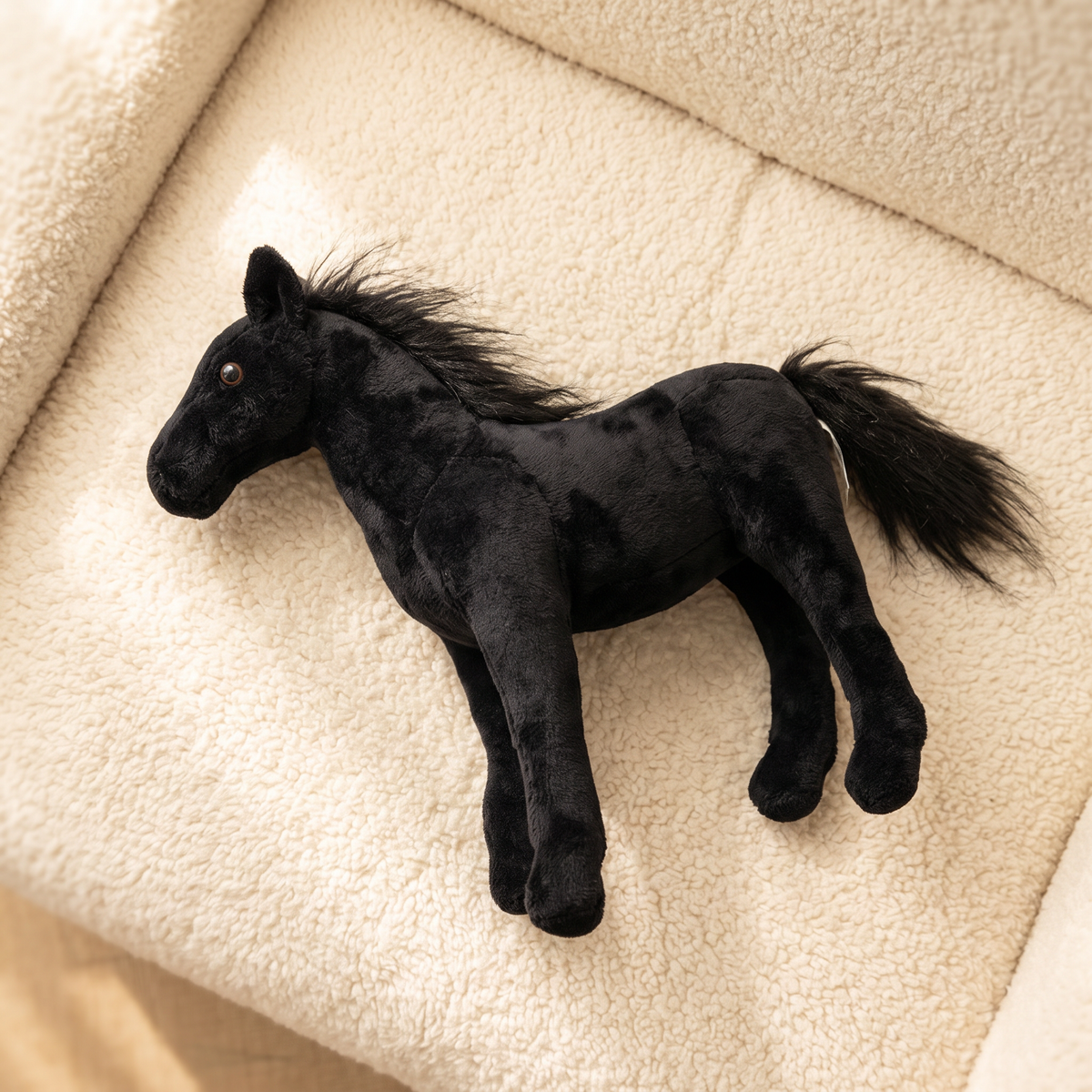 Peluche Cheval Noir à Crinière Soyeuse
