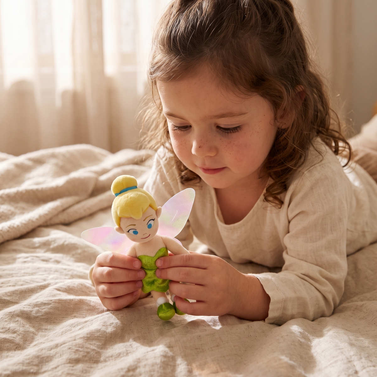 Peluche Fée Clochette Aimantée Épaule Disney
