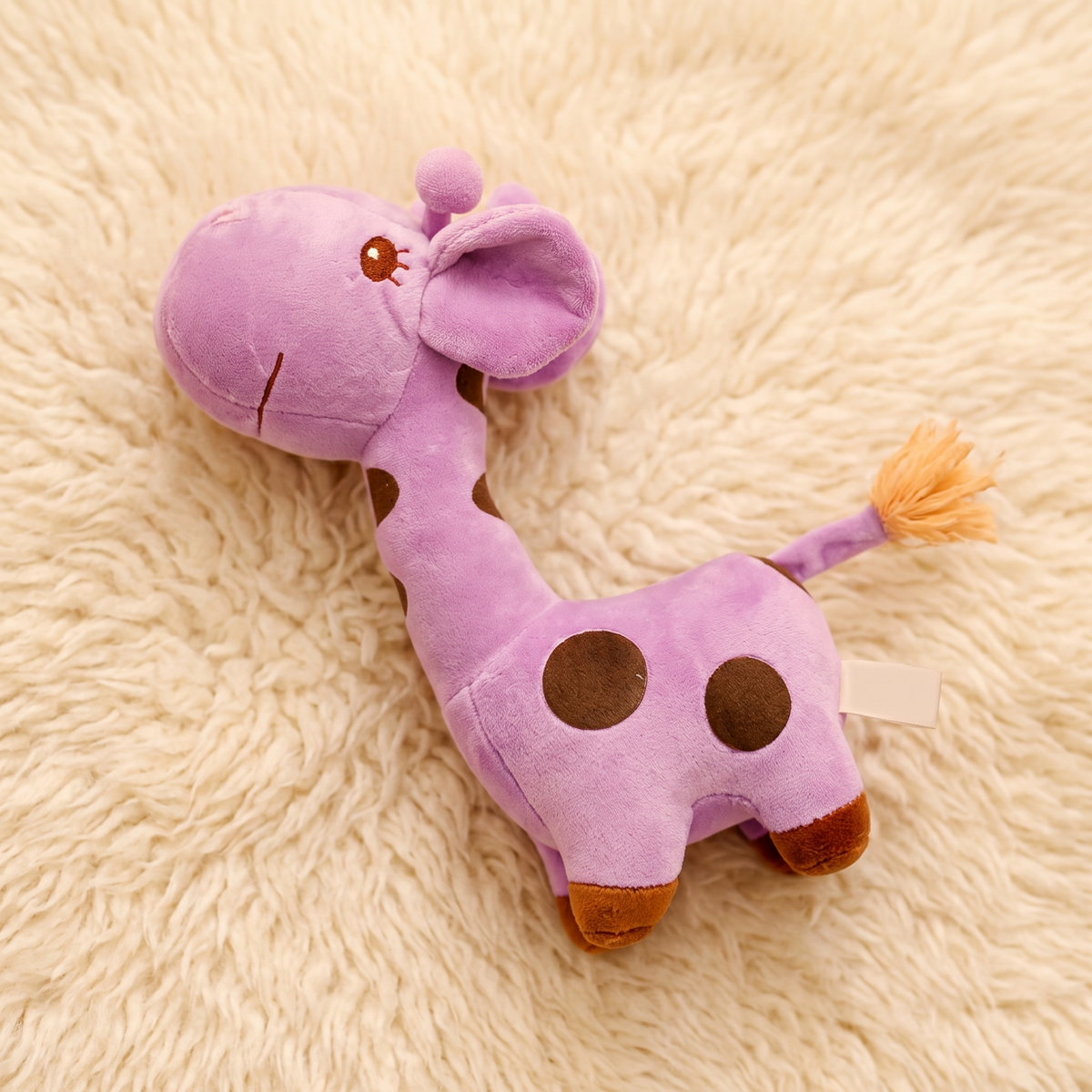 Peluche Girafe Violette Douce avec Taches Noires