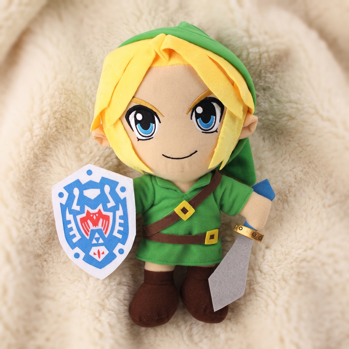 Peluche Link Zelda avec Épée et Bouclier