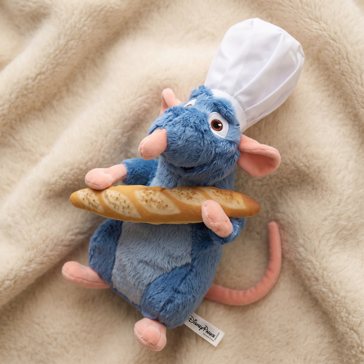 Peluche Ratatouille Rémy Chef avec Baguette